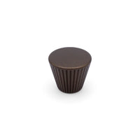 Lineas Fluted Designer Knob