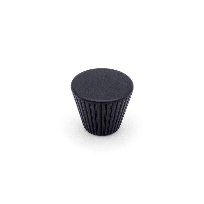 Lineas Fluted Designer Knob