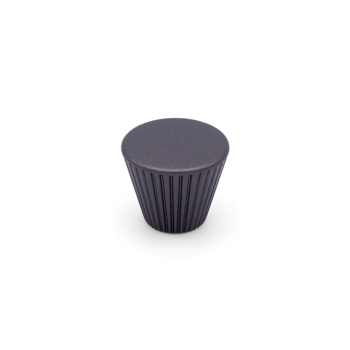 Lineas Fluted Designer Knob
