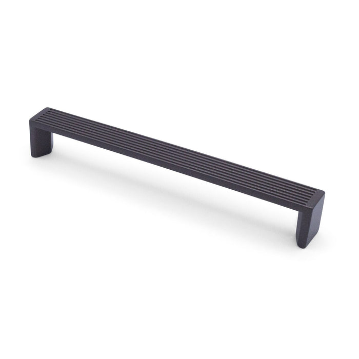 Lineas Fluted Designer Pull